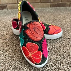 Hikal Bolom Mexican Artisanal Floral Embroidered Slip-On Shoes Size 24 (7/7.5)